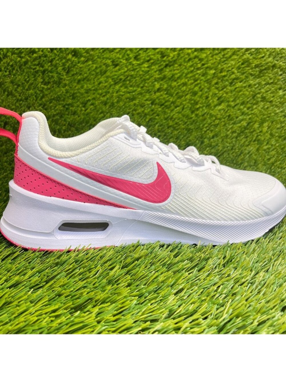 Nike Air Max Nuaxis Womens Size 9.5 White Pink Athletic Running Shoes Sneakers - Picture 1 of 11